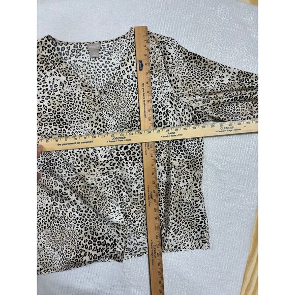 Chico’s Size 2 Leopard Print Blouse Women’s 12/14 V Neck 3/4 Sleeve Animal Print - Picture 4 of 7